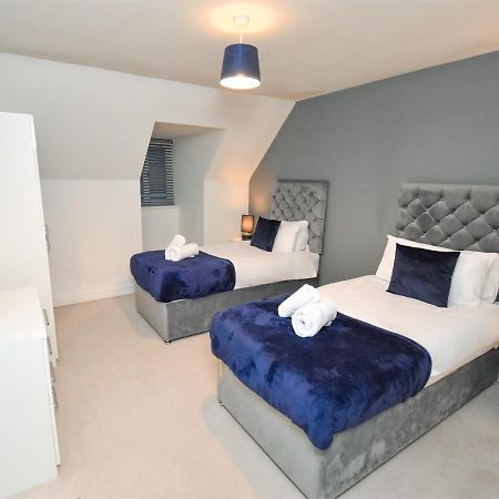 Foxley Place: Mk City House For Large Groups Milton Keynes Eksteriør bilde