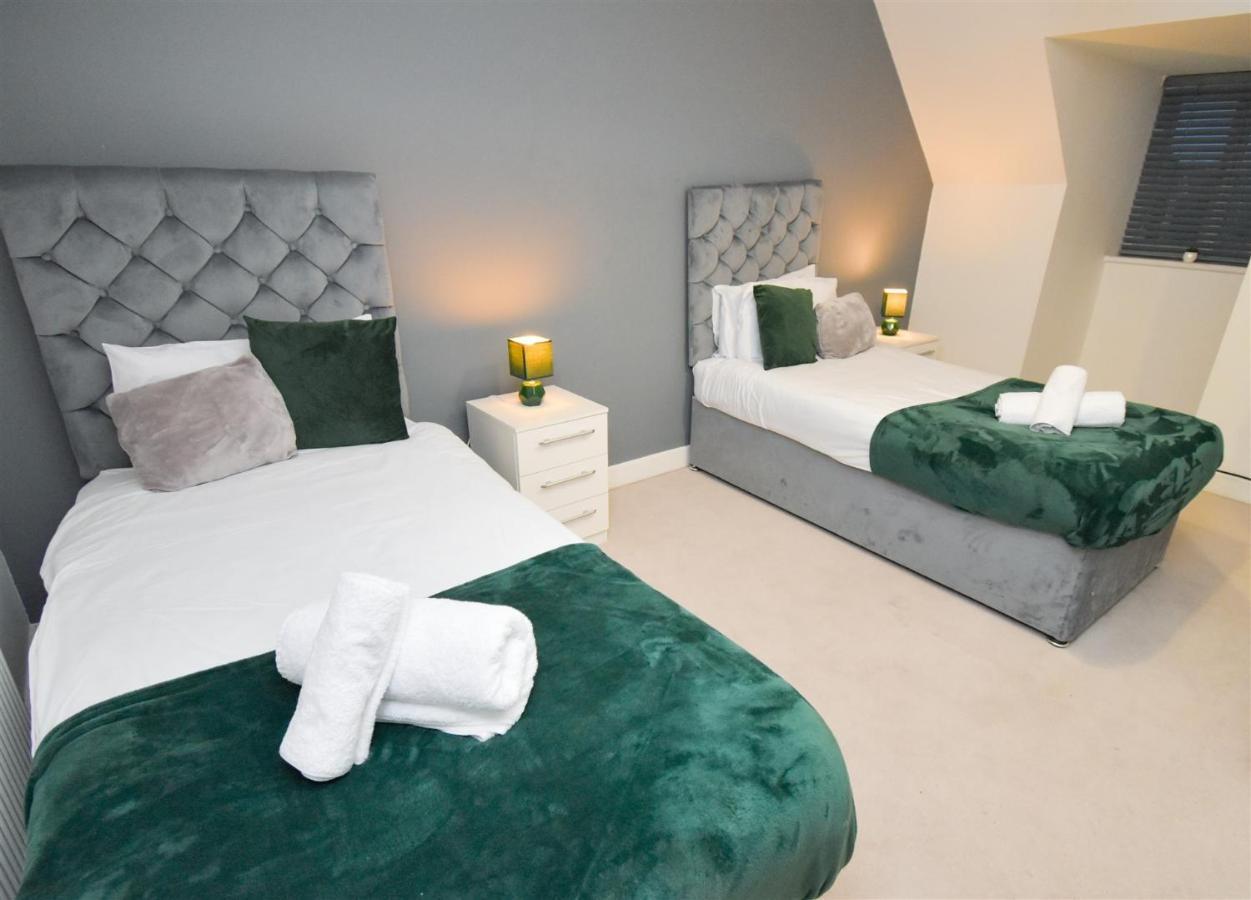 Foxley Place: Mk City House For Large Groups Milton Keynes Eksteriør bilde